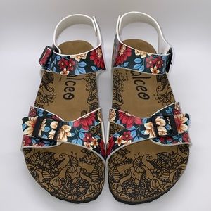 Calceo Red Floral Sandal Women’s EU 38/ US 7.5